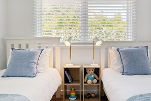 3 slaapkamers, een strijkplank/strijkijzer, gratis wifi, beddengoed