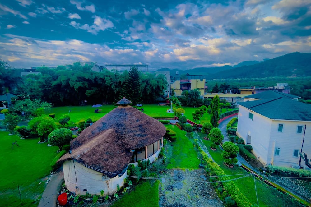 Lemonwood Riverside Premium Resort