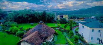 Lemonwood Riverside Premium Resort