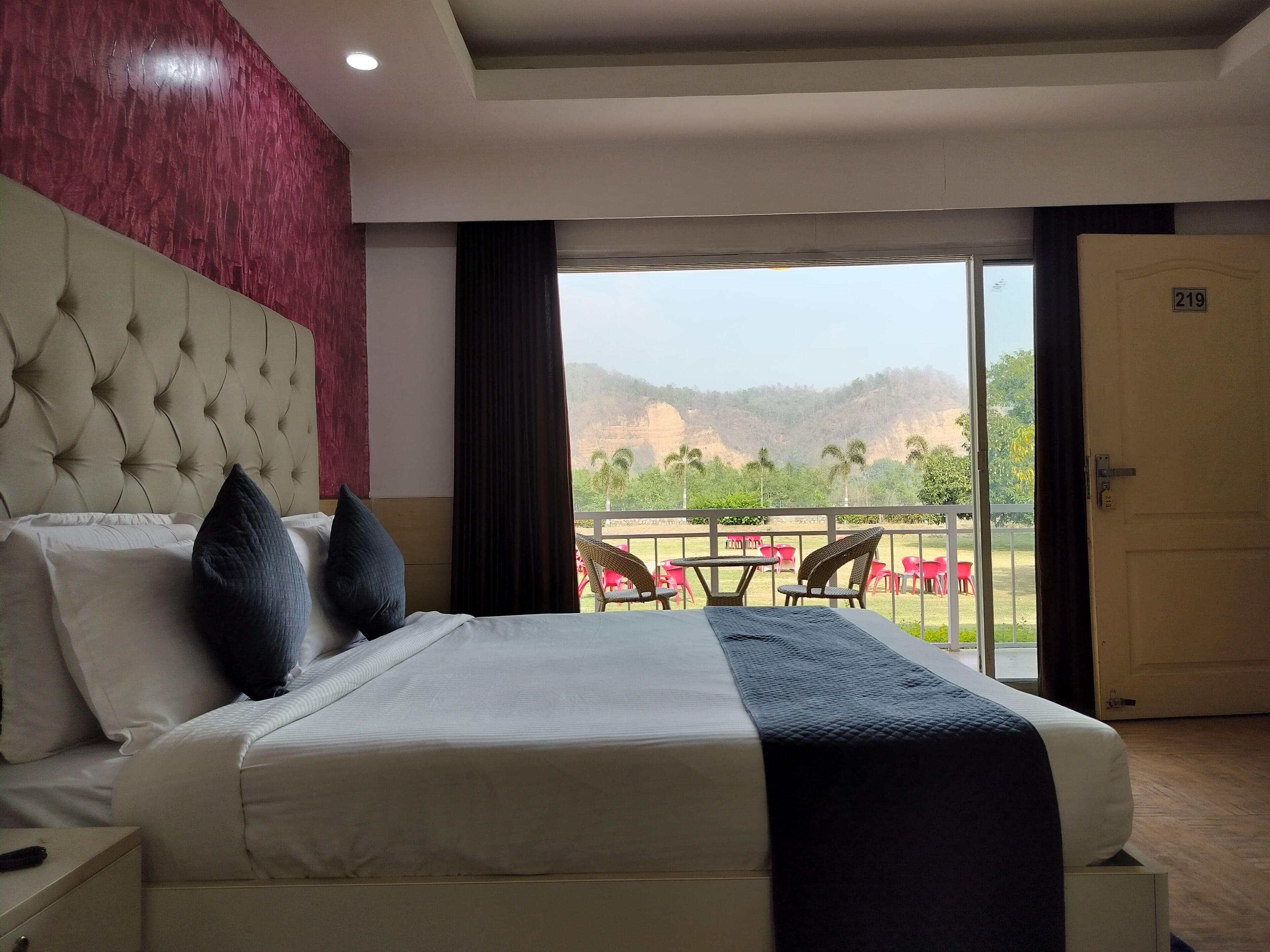 Luxury Double Room, Balcony, River View | Soundproofing, free WiFi