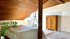 House | 6 bedrooms, individually furnished, iron/ironing board - Holiday Villa With Sauna, on the Shore of the Lake (gmina Osiek)