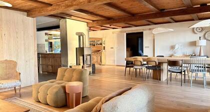 Holiday Villa With Sauna, on the Shore of the Lake