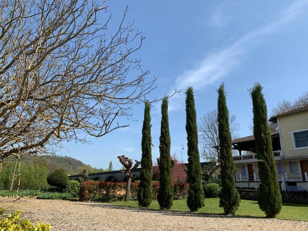 Khuôn viên nơi lưu trú