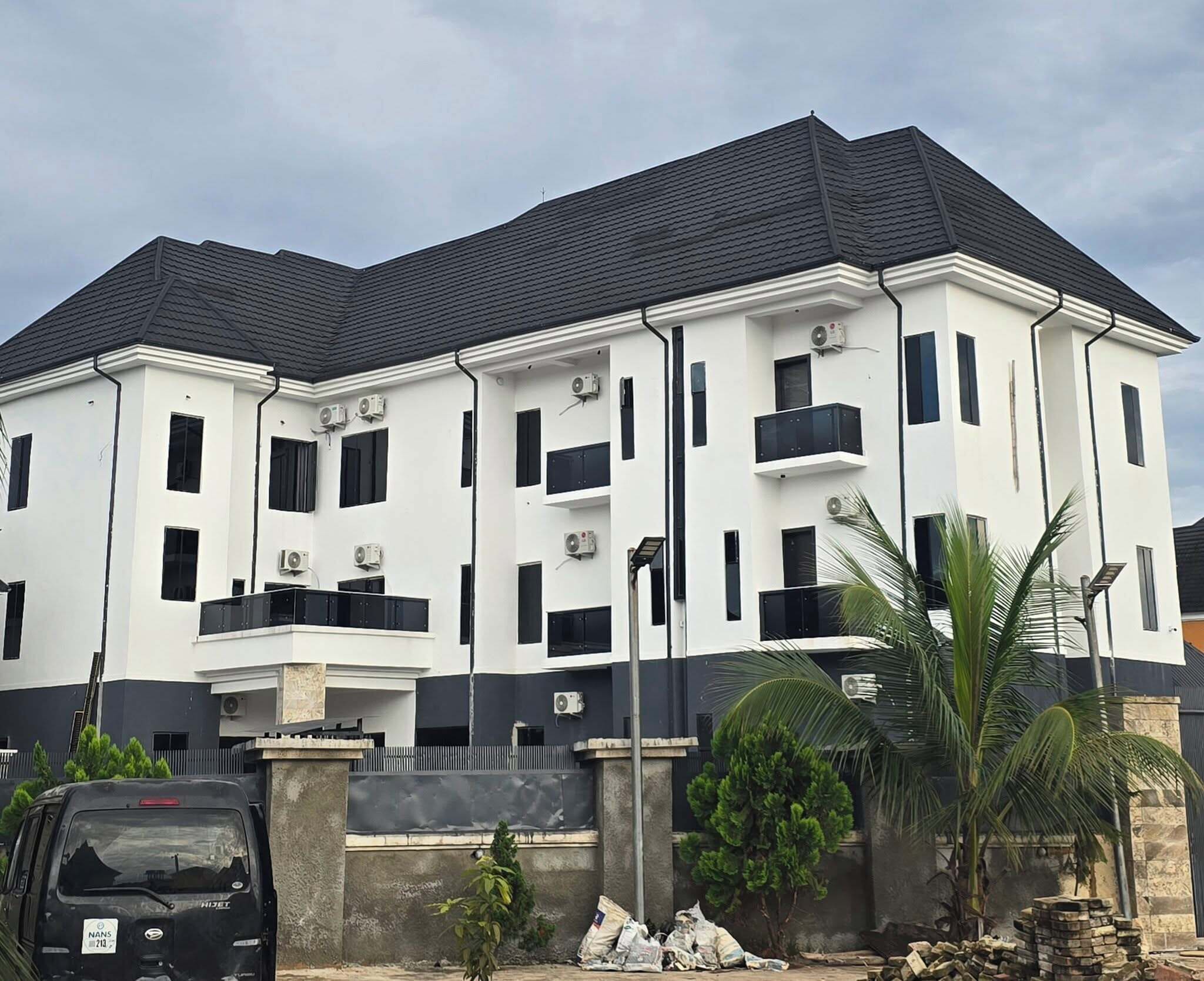 المنشأة من الخارج