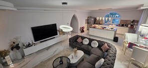 Smart TV, fireplace, video games, DVD player