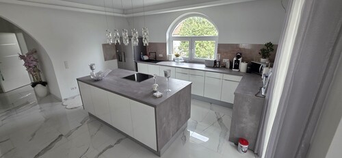 Luxury 115sqm2 Design Apartment with fireplace Balcony & Spa Bathroom