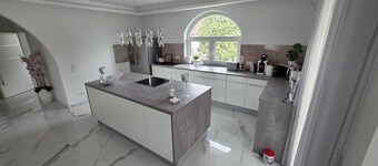 Luxury 115sqm2 Design Apartment with fireplace Balcony & Spa Bathroom