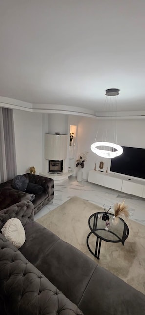Smart TV, fireplace, video games, DVD player