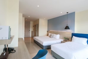 Deluxe Triple Room | Blackout curtains, free WiFi, bed sheets