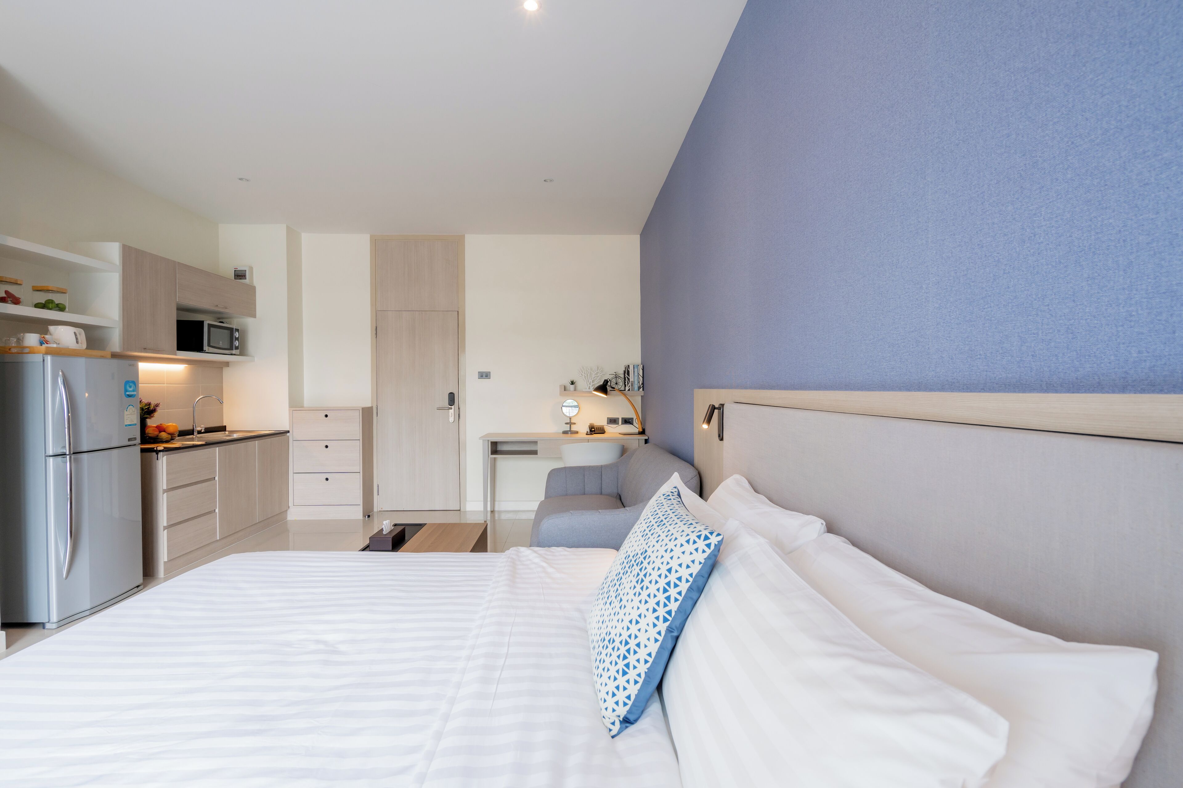 Executive-studiolejlighed | Skrivebord, arbejdsområde til bærbare computere, mørklægningsgardiner