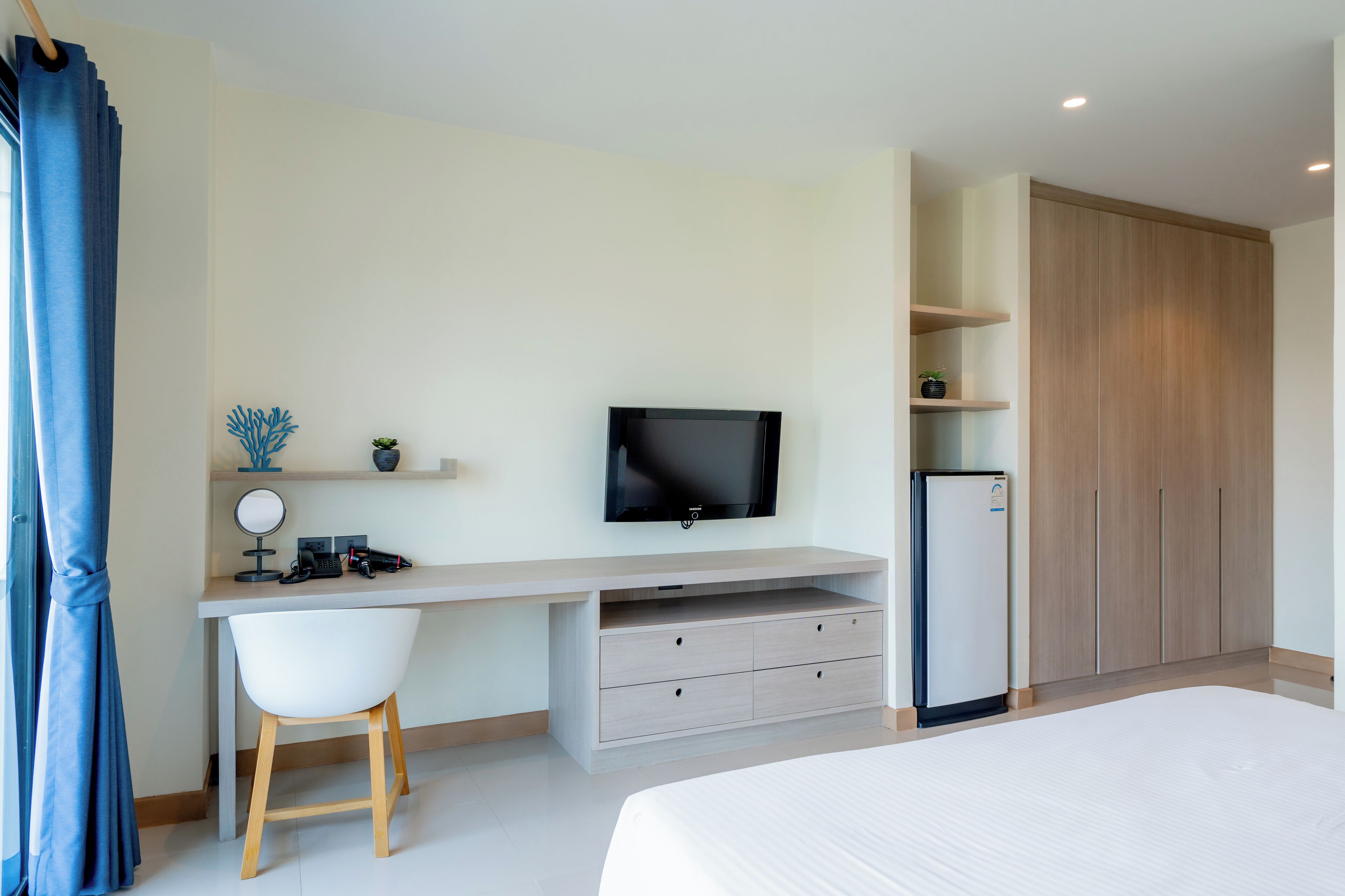 Superior Studio, City View | Desk, laptop workspace, blackout drapes, free WiFi