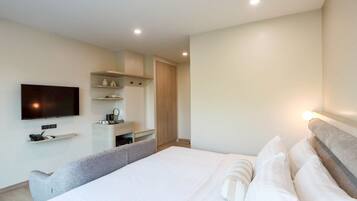 Blackout curtains, free WiFi, bed sheets