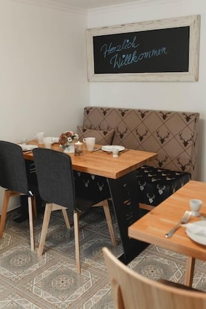 Kahden hengen huone | Ruokailu