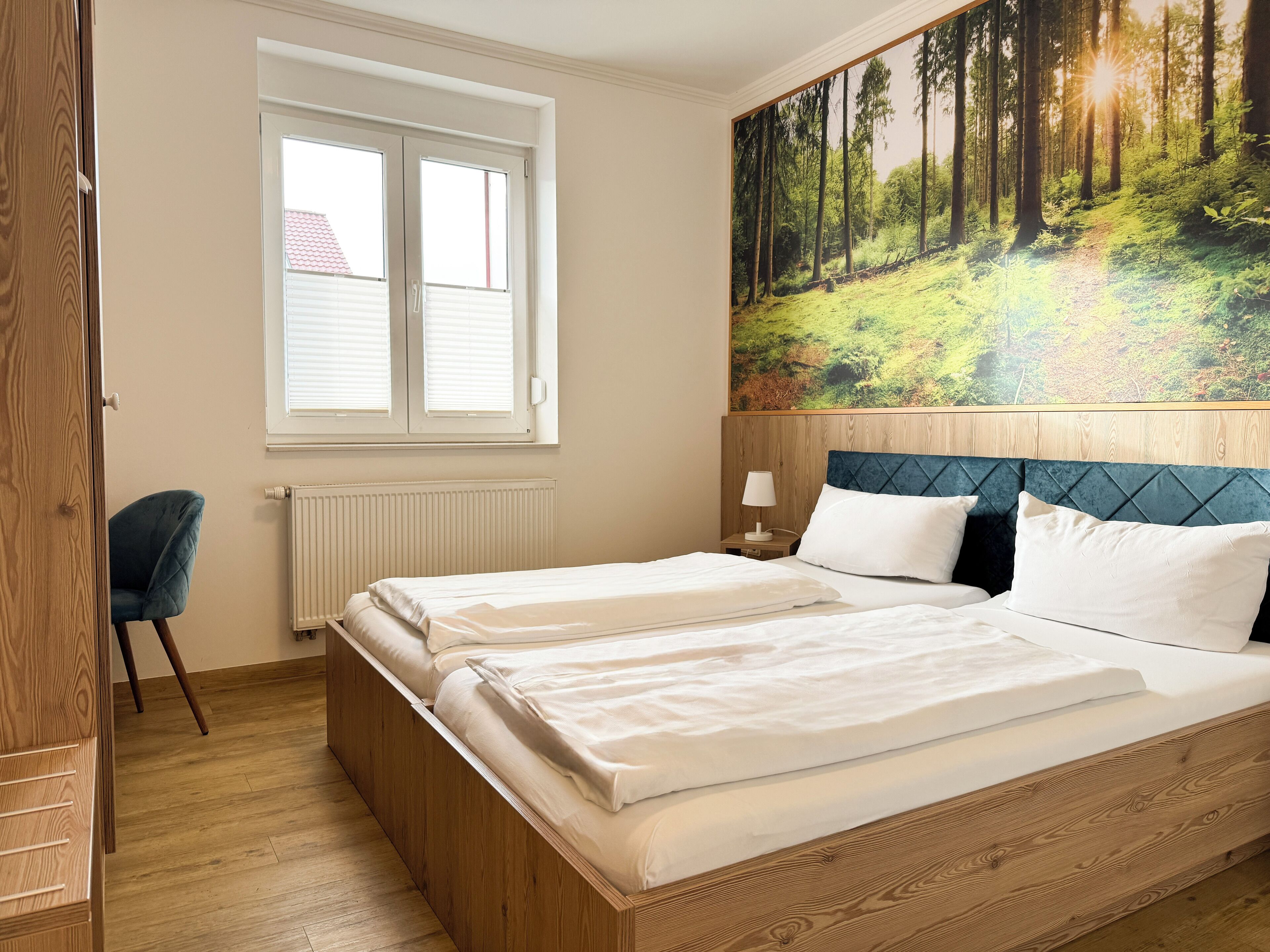 Kahden hengen perushuone (yksi tai kaksi sänkyä) | Työpöytä, kannettavalle tietokoneelle sopiva työtila, ilmainen Wi-Fi