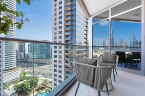 Property grounds - Free housekeeping visits during your stay - StayShort - 2 Bed in Downtown Dubai that Sleeps 4 with Burj Khalifa View. (Downtown)