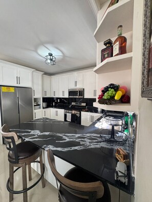 Fridge, microwave, oven, stovetop - Jahiem's    Paradise (Ocho Rios)