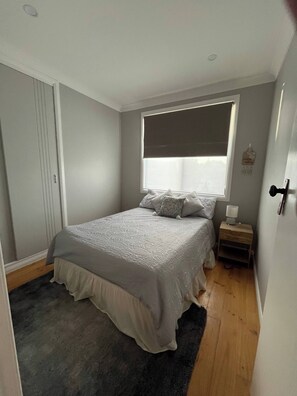 3 soverom, strykejern/-brett og sengetøy