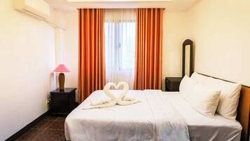 Desk, free WiFi, bed sheets, wheelchair access