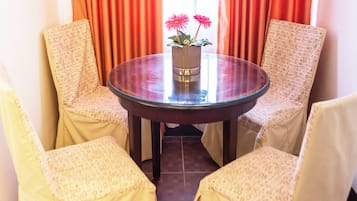 Suite | Skrivebord, ekstrasenger (mot et tillegg), wi-fi (inkludert) og sengetøy