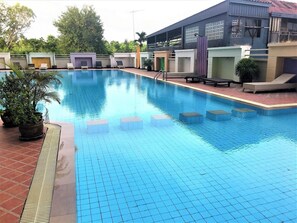 Pool - Cozy Studio with Pool View in Vibrant Jomtien (Pattaya City)