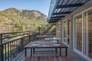 Outdoor dining - Alaya Stays Lakefront Escape 2BHK Suite (Nainital)