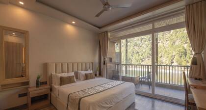 Alaya Stays Lakefront Escape 2BHK Suite