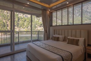 Deluxe Room, Lake View | Free WiFi - Alaya Stays Lakefront Escape 2BHK Suite (Nainital)