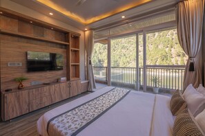 Deluxe Room, Lake View | Free WiFi - Alaya Stays Lakefront Escape 2BHK Suite (Nainital)