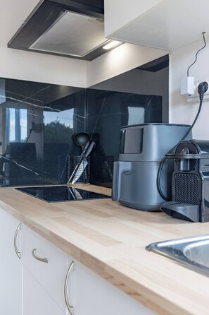 Fridge, microwave, oven, stovetop - Tiny House Long-term & remote work near Valencia (Torrent)