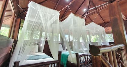 Ella Treehouse - The Great tree, Spacious Nature Lodge in Ella