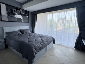 2 bedrooms, bed sheets - Spacious 2-Bedroom Pool-View Condo - Executive Residence 2, Pratumnak (Muang Pattaya)