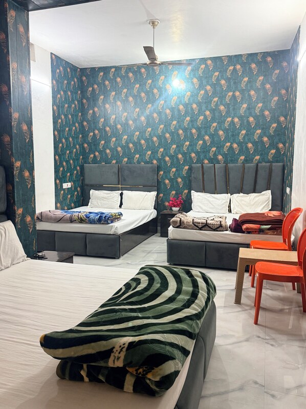 4 bedrooms, WiFi, bed sheets