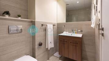 Leilighet, balkong | Bad