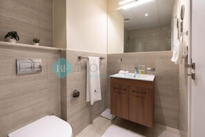 Apartment, Balcony | Bathroom - Bloomfields Pristine STU in Oasis Ma (Abu Dhabi)