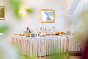 Dining - Hotel Airone room Comfort 2 beds (Arzachena)