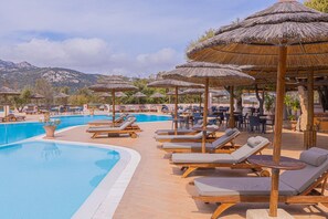 A heated pool - Hotel Airone room Comfort 2 beds (Arzachena)