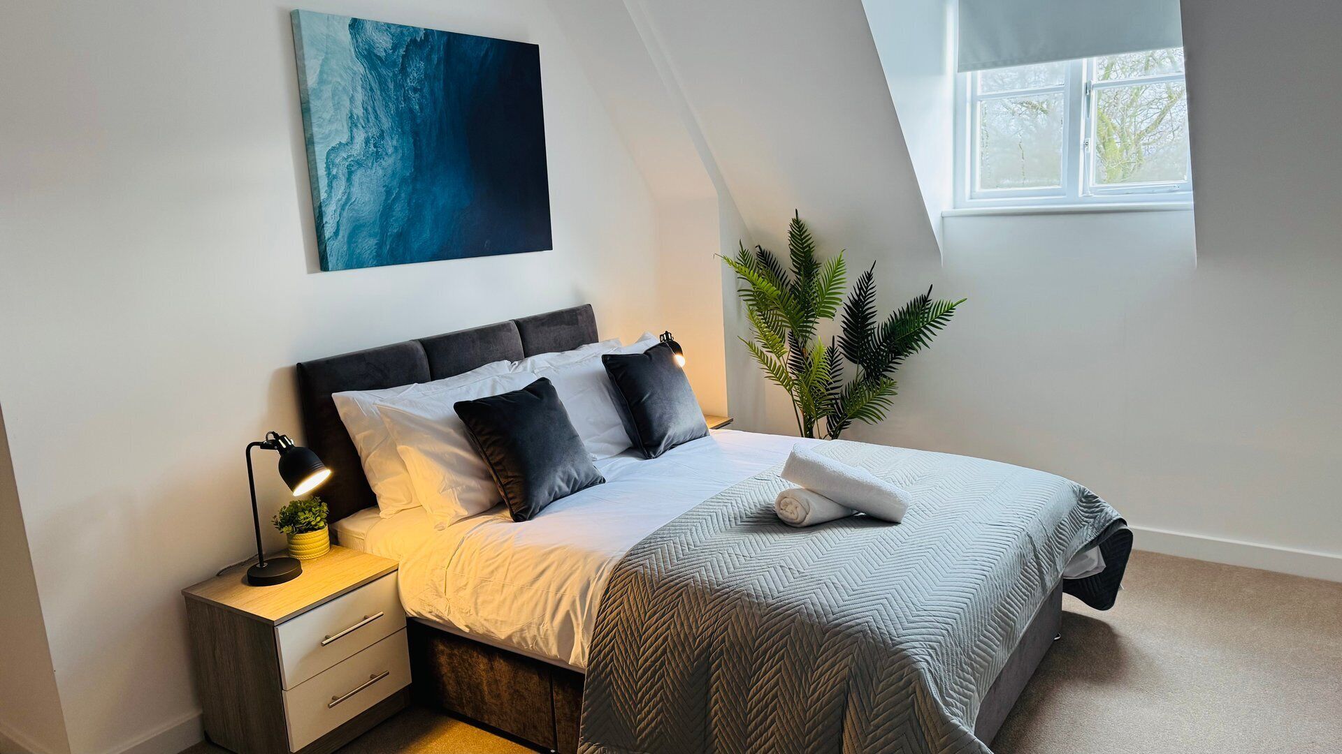 2 slaapkamers, een strijkplank/strijkijzer, gratis wifi