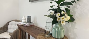 Wildflower Quarters: King Bed Scenic Hideaway