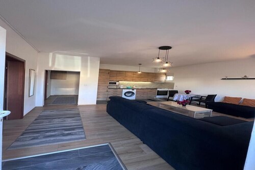 Comfortable 2-Bedroom Apartment Close to Sarajevo Airport - Ilidža
