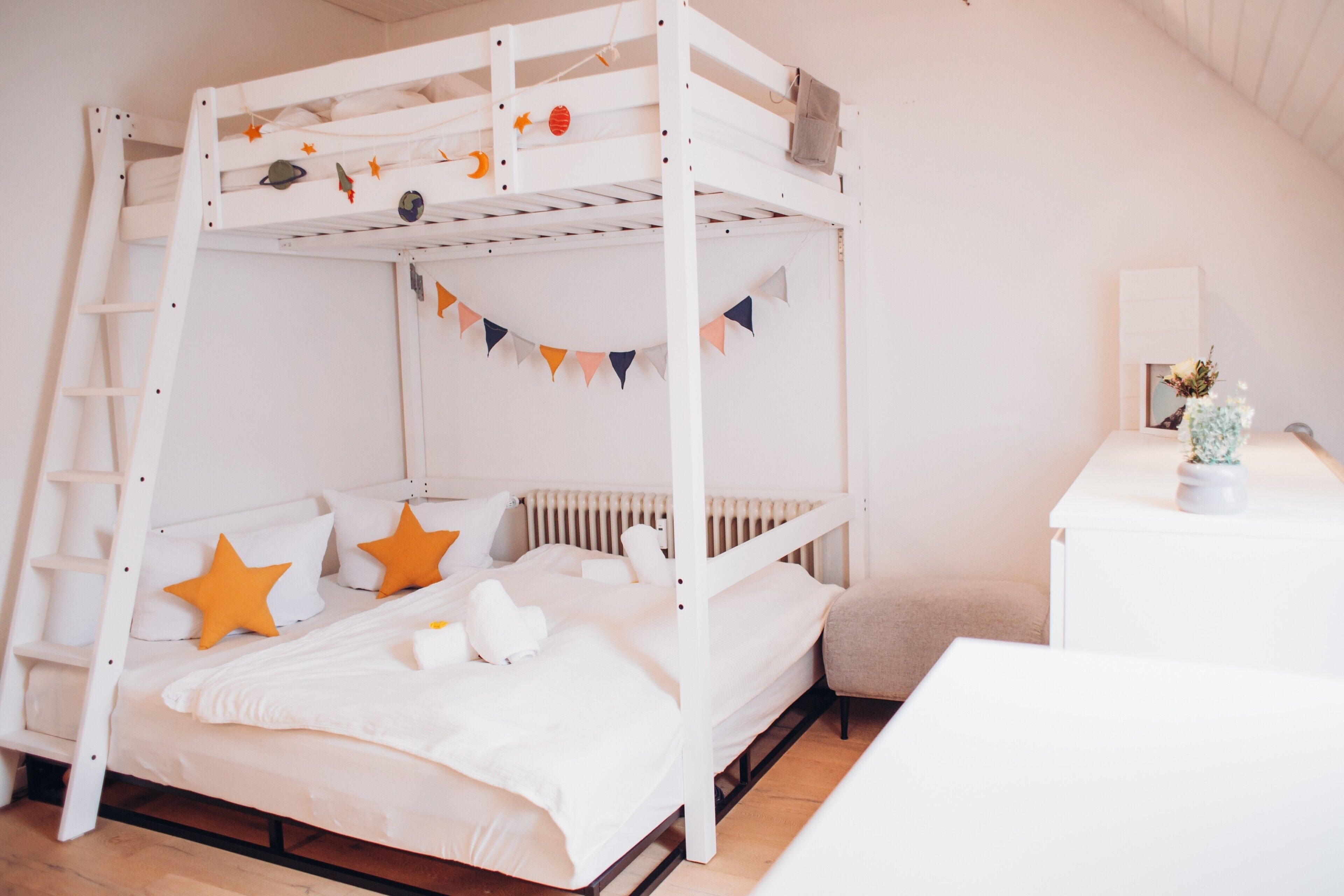 3 室のベッドルーム、WiFi、ベッドシーツ