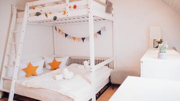 3 bedrooms, WiFi, bed sheets