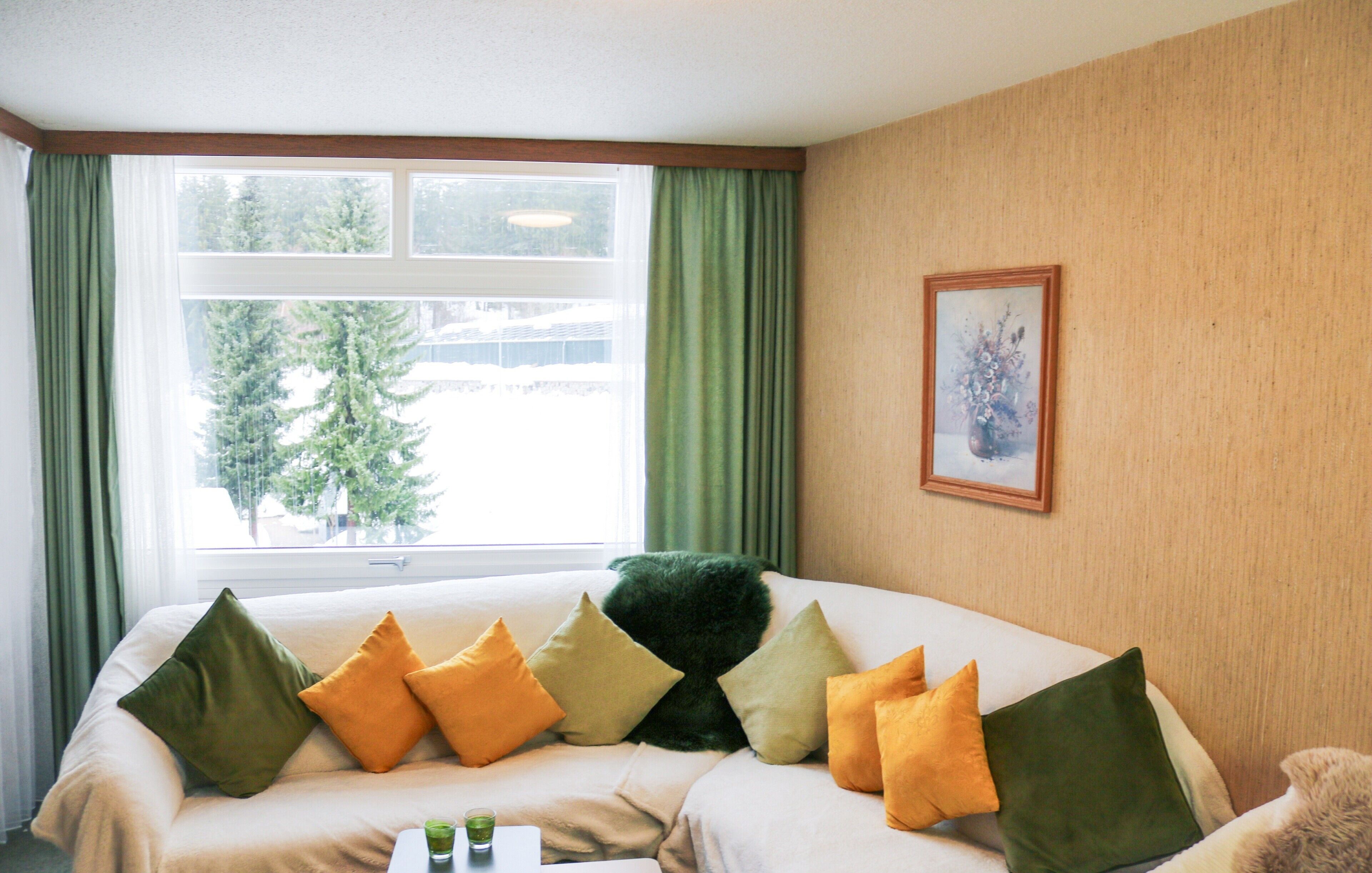 Televisión, mesa de ping pong