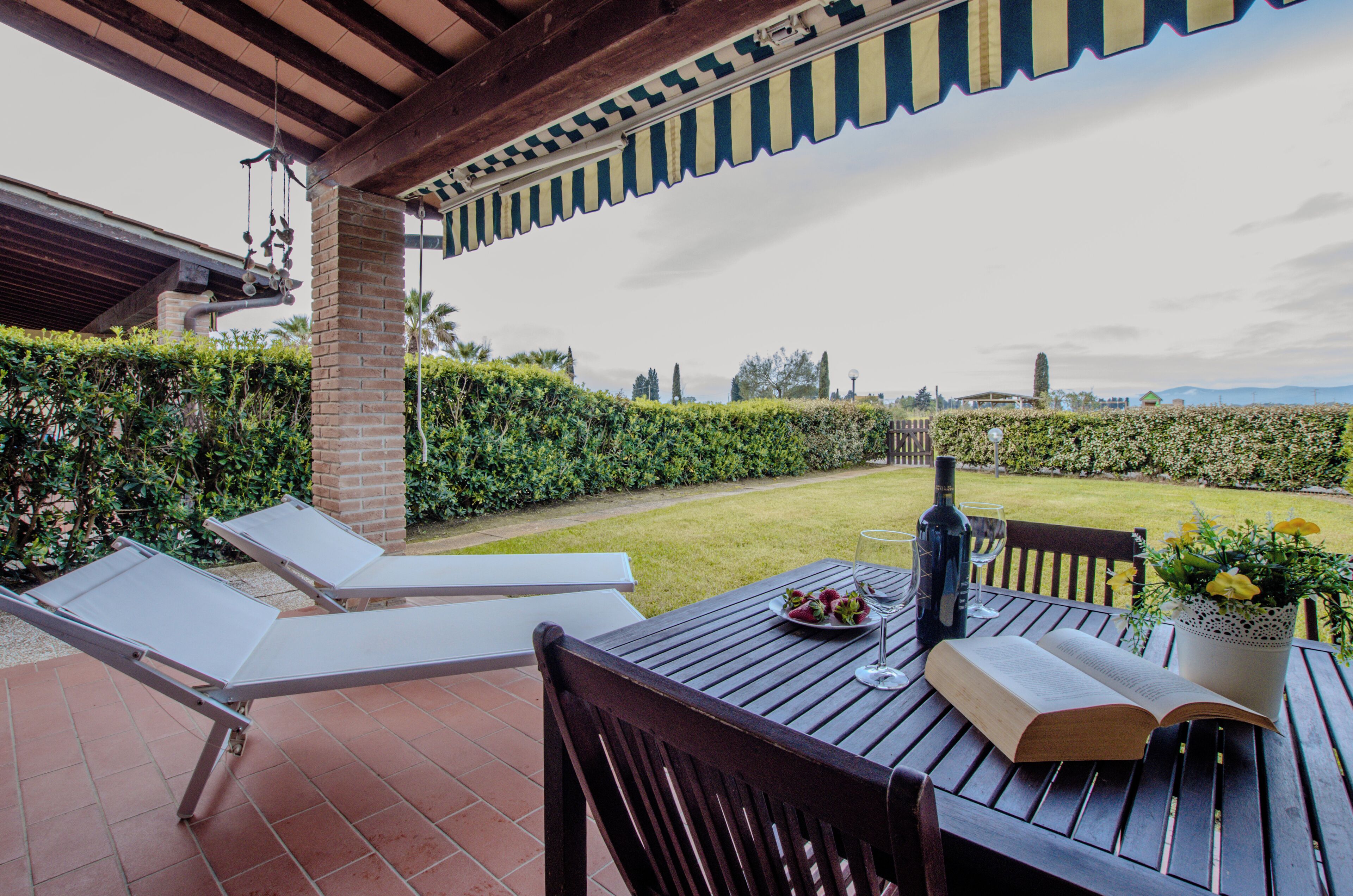 经典村舍, 露台, 花园景观 | 住宿内部