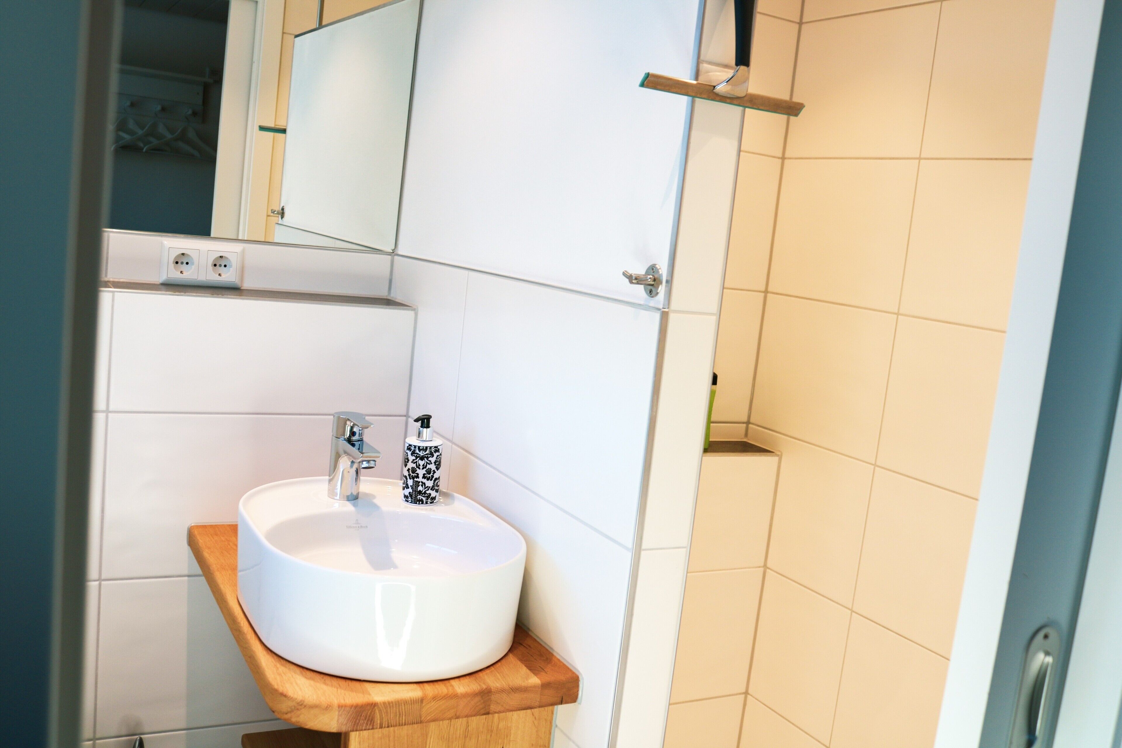 Douche, serviettes fournies