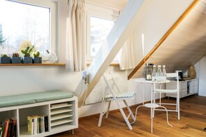 Interior - Apartment Wolfshöhle – Cozy Fairytale Retreat (Schluchsee)