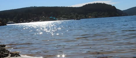 Nær stranden