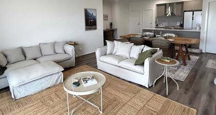 Stringybark Quarters - Beautiful Brand New 2BR Self-Contained Apartment