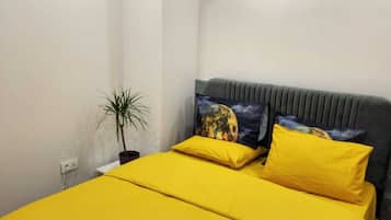 Blendingsgardiner, strykejern/-brett og wi-fi (inkludert)