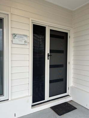 Exterior detail - The Greenstead Retreat - Bush Tucker Teahouse (Seaton)