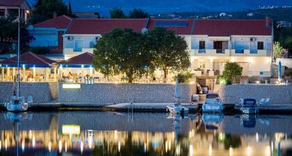 Pool view apartment with balcony in Obrovac